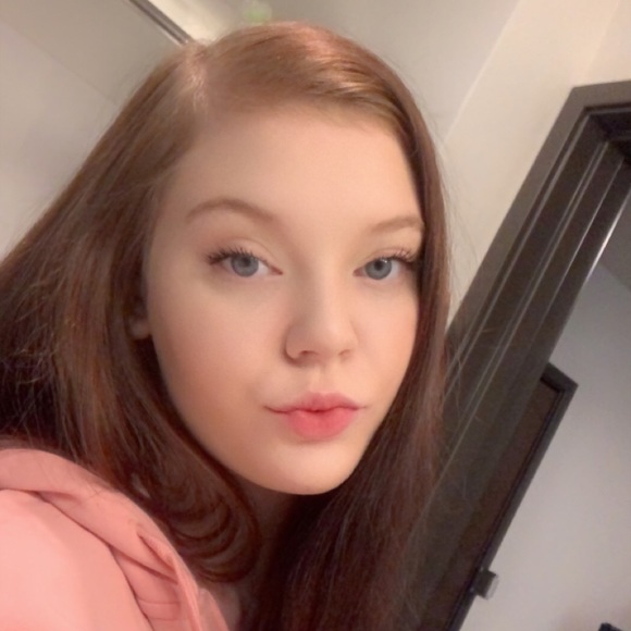 Meet your Posher, Emily - Picture 1 of 1